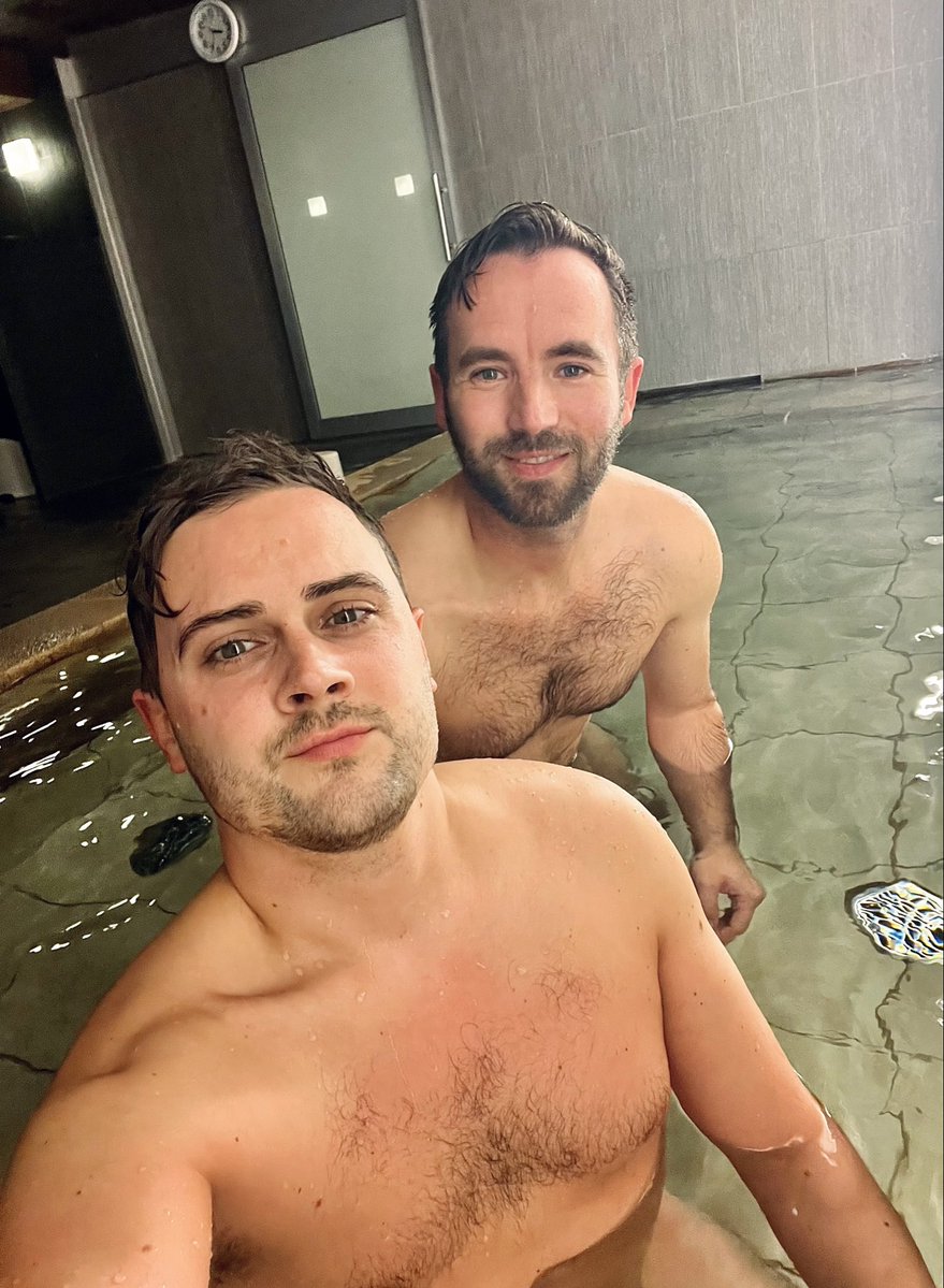 danmakeystuff's tweet photo. Go say hey to my partner in crime/bathing @AdamCeramic who is back on here! 👋🌊 https://t.co/iKa9TN6lKl