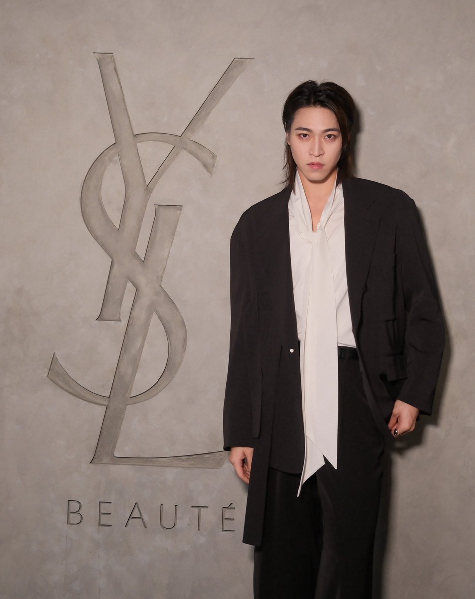 santa_zanduo's tweet photo. YSL BLOCK PARTY ✨
LIBREの香りのように「自由」に「自分らしく」これからも突き進んでいきます🎅🏻👍

@yslbeauty 
#PR #yslbeauty #フレグランス #YSLリブレ #YSLBLOCKPARTY https://t.co/OqLQUx0GJt
