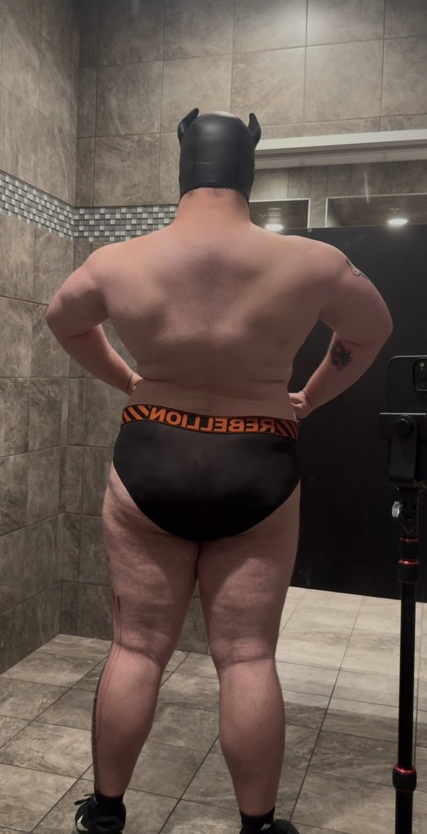 GrowingBigBull's tweet photo. I keep forgetting to post after the gym 😭 https://t.co/YMeiQFLr82