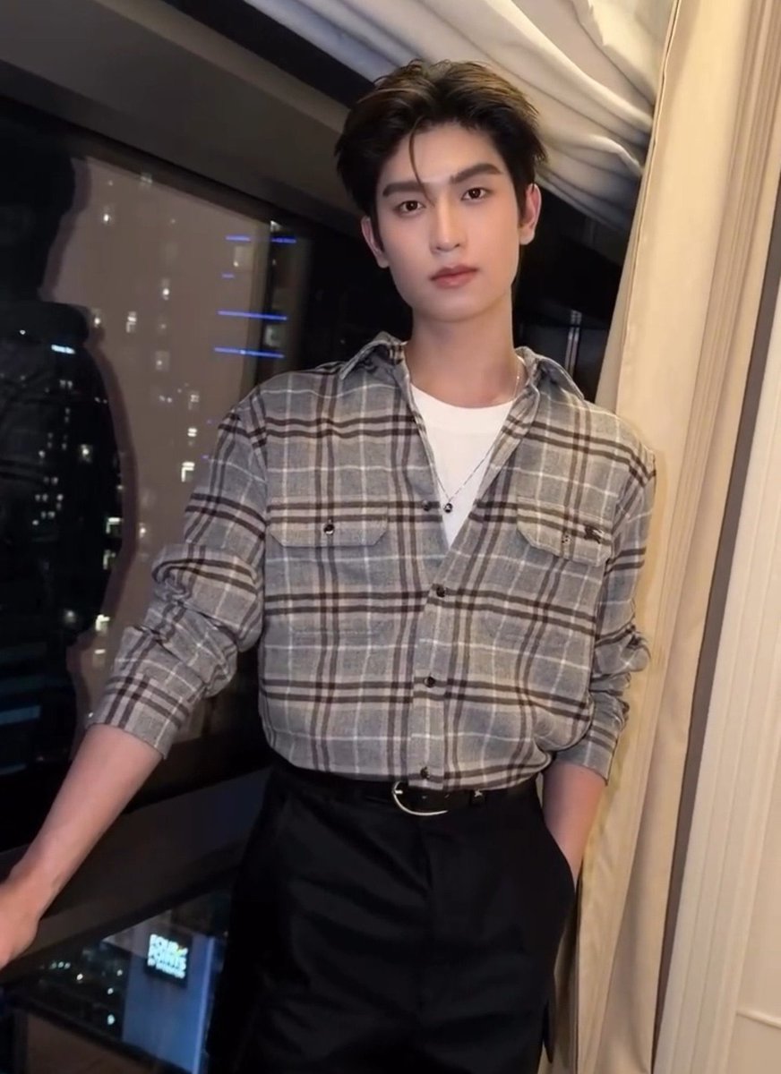 littleb3rries_'s tweet photo. ผู้รากมากดีสุดๆ

BURBERRY WT26 X TEETUT 
#BurberryxThomas https://t.co/LX3WdRgo5a