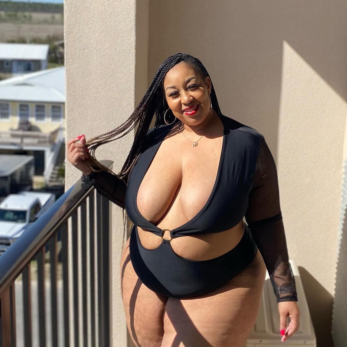 napatkidkid's tweet photo. Private message me your location and if you're close then we can hang out https://t.co/vxFlna8Fb3