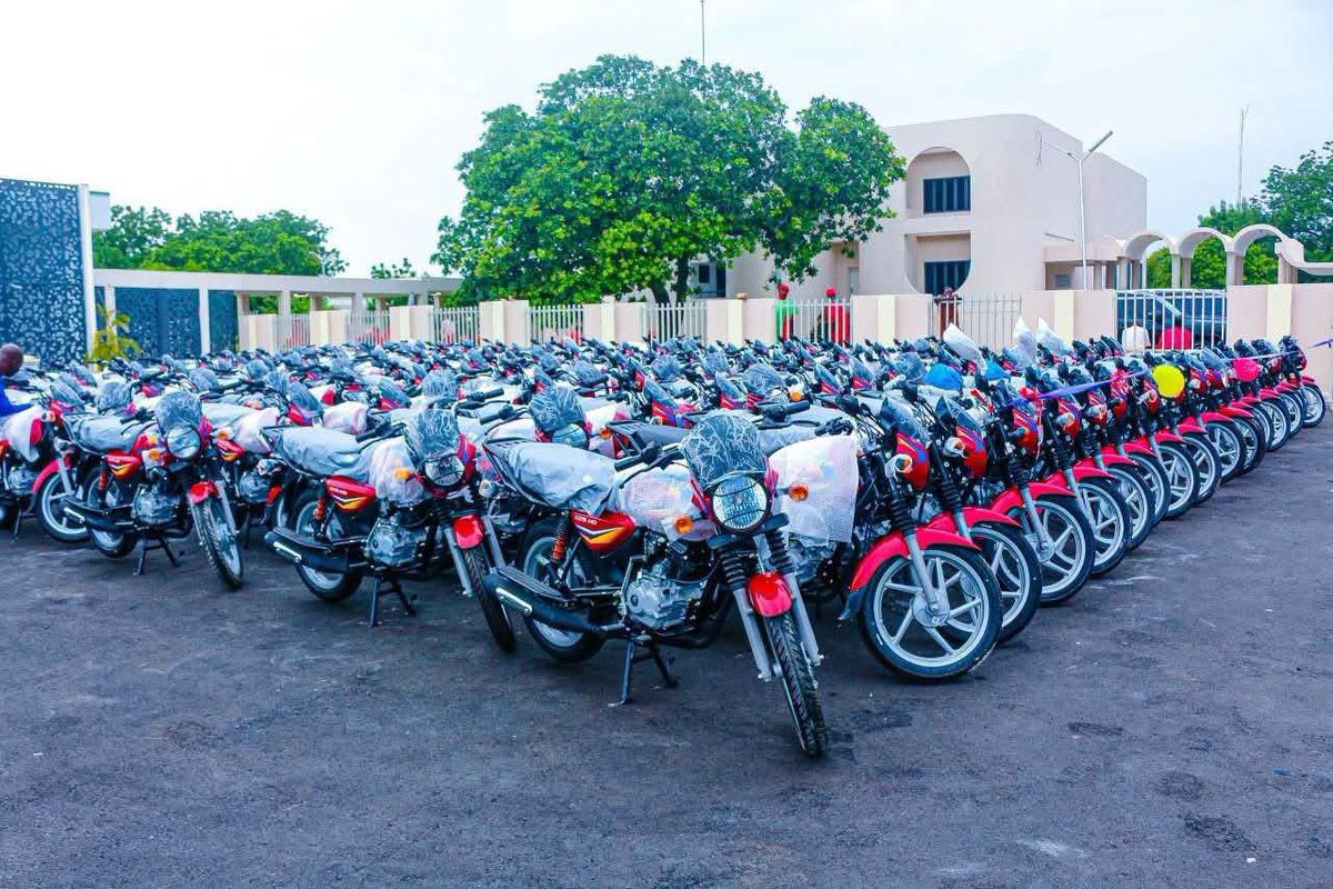 AdamawaLastBor's tweet photo. Adamawa State Governor, Rt. Hon. Ahmadu Umaru #Fintiri, has donated 15 Toyota Hilux vehicles and 300 motorcycles to strengthen security across the state’s emirates and chiefdoms.

The vehicles were presented to traditional rulers on Thursday by Deputy Governor Professor Kaletapwa Farauta, who represented the governor at a meeting of federal and state security administrators.