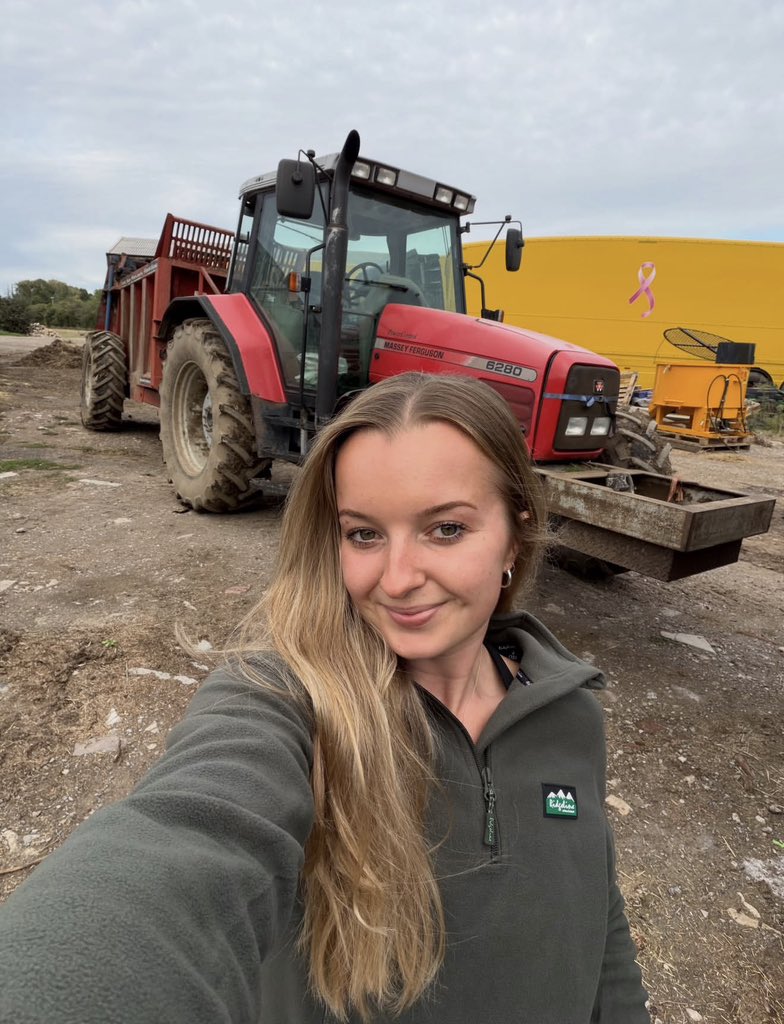 Alicef0ot's tweet photo. 🌻👩‍🌾 Give me a man who works hard, laughs often, keeps his word, and isn’t afraid to get his boots dirty. 🤎🚜 I’ve got the farm, the smile, and the heart… now I’m just missing someone special to share the sunsets with. 😉❤️ https://t.co/LHvrX6SyFf
