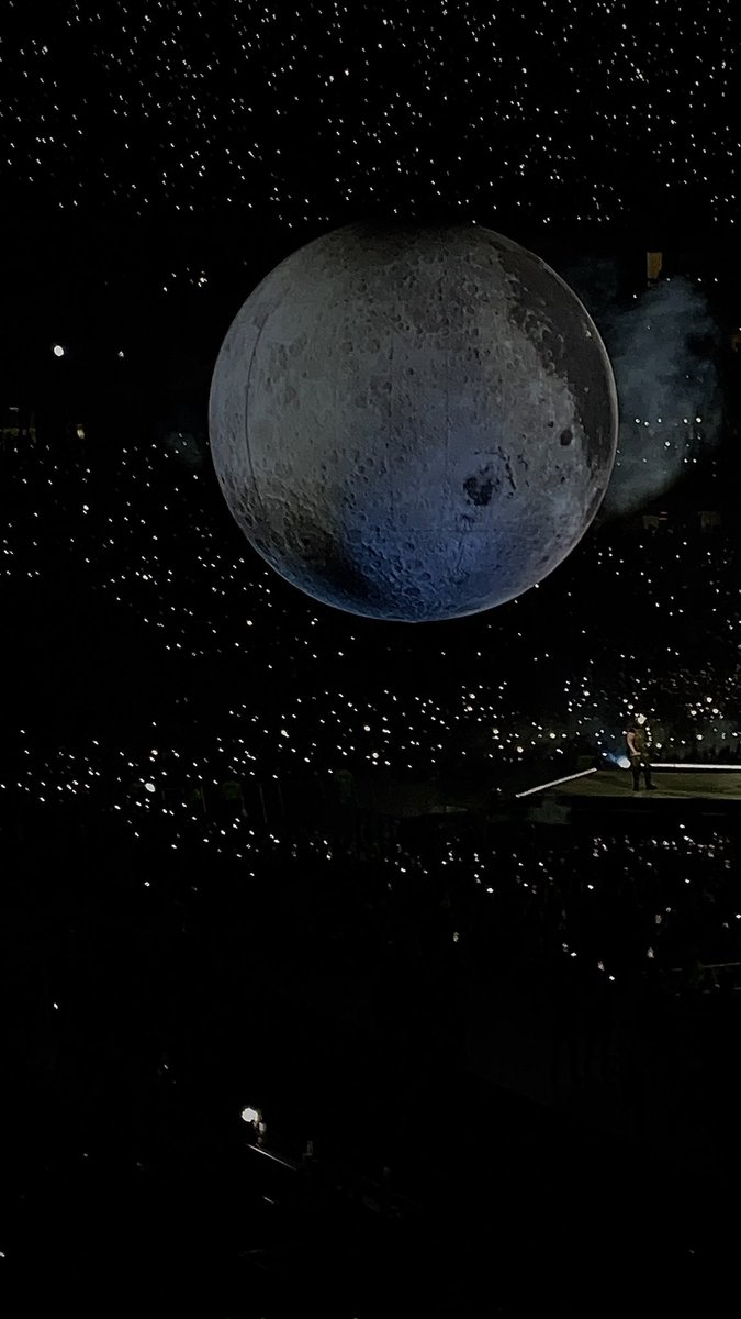 Odiiseo0's tweet photo. casi muero en mi sueño otra vez.
#theweeknd 2023 https://t.co/PeeTQqYE4b