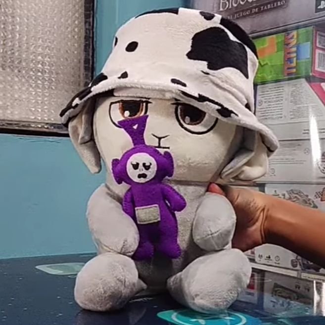EnveeStarr's tweet photo. why. are you holding a mini winky https://t.co/ndMTfG5wBn