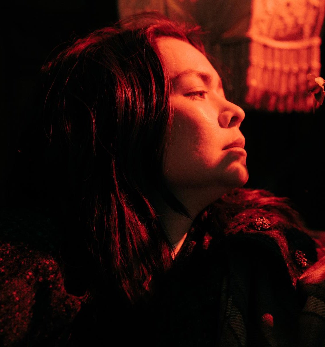 randomitskis's tweet photo. mitski photographed by lexie alley for rolling stone japan! https://t.co/nQDyRIOGna