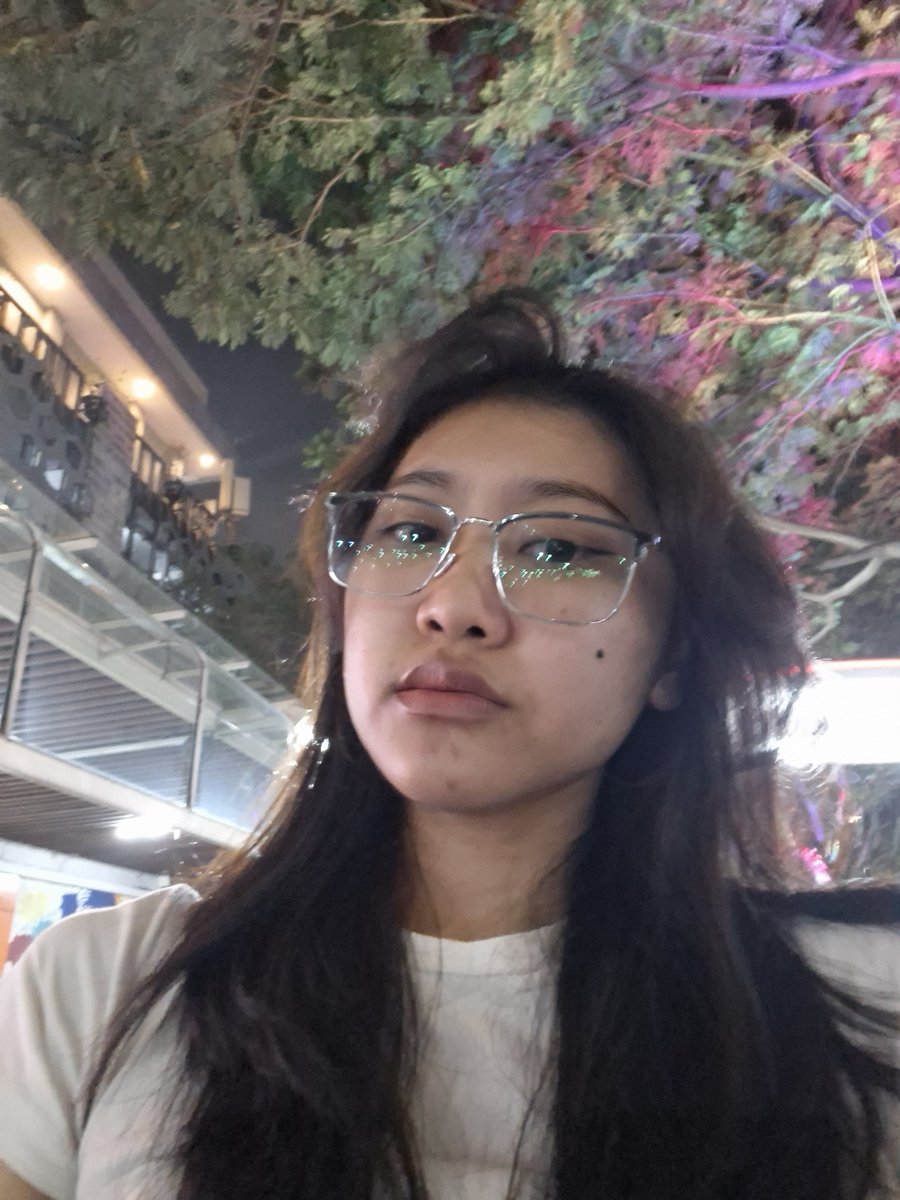 omegakristaa's tweet photo. [QUEER FRIENDSHIP APPLICATION] 

Name: krista
Age: 22
Occupation: kerja x3
Zodiac: gemini
Mbti: Infp kali
Height: 158cm kurleb
Hobby: denger lagu(jangan tanya lagu apa)
Fun fact: gasuka pisang https://t.co/K7Zw2qFIq3
