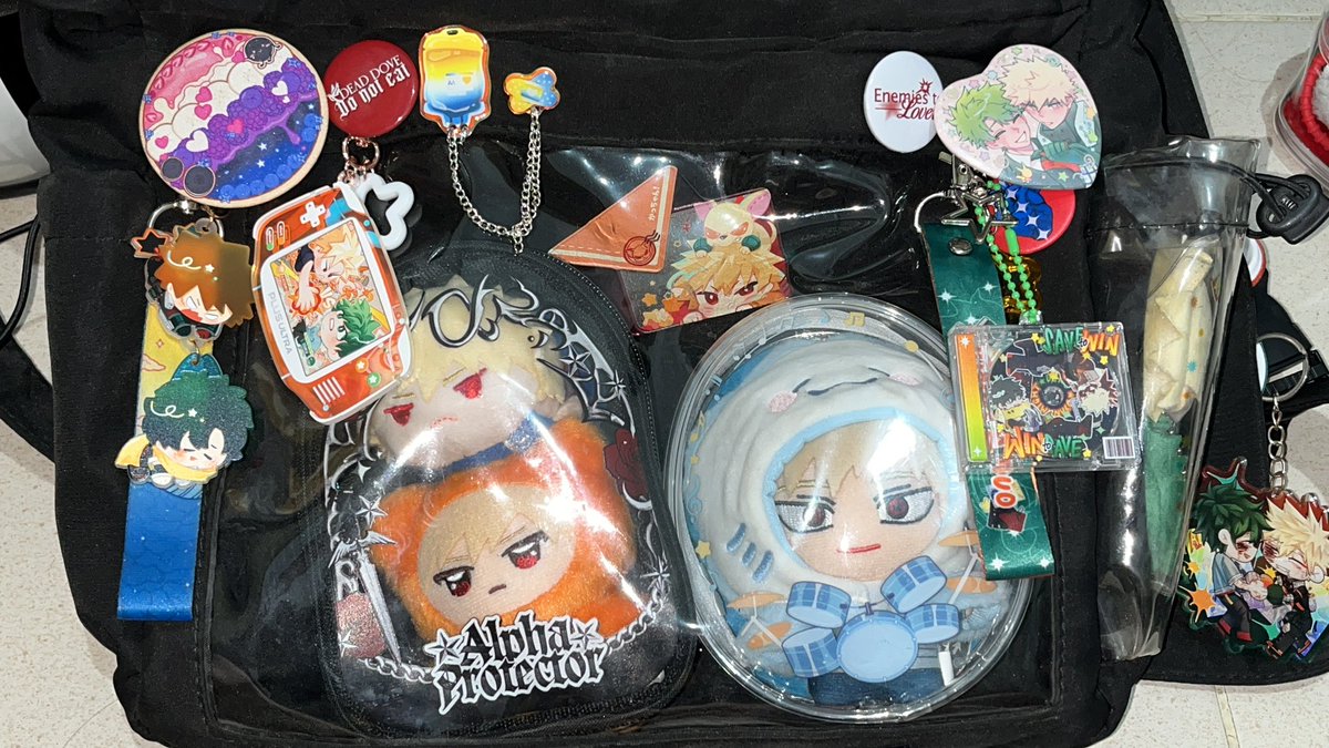 raachelica's tweet photo. Siap menjajah #comipara7 day 1 dgn cosplay tgck + itabag #bkdk https://t.co/RDdzL9SxPx