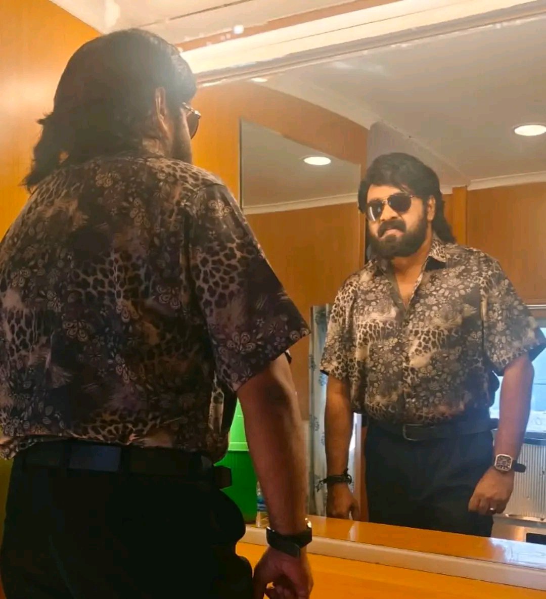 IFA369's tweet photo. മലയാളത്തിൽ Ego പിടിച്ച നടൻ മോഹൻലാൽ ആണേൽ അങ്ങ് തമിഴ് നാട്ടിൽ അത് രജനി തന്നെ എന്ന് ഇന്നത്തോടെ മനസ്സിൽ ആയി.

ദളപതിയിൽ രജിനിക്ക് മേൽ മമ്മൂട്ടി സ്കോർ ചെയ്തത് പോലെ ലാൽ ചെയ്യുമെന്ന് കരുതി 2 Sec കട്ട് ചെയ്തു!!

ഈ ഊക്ക് Deserved ആണ്.

@Nelsondilpkumar നല്ല കാര്യം 💥❤️

#Jailer2 #Mohanlal https://t.co/M0SgZSDqUM