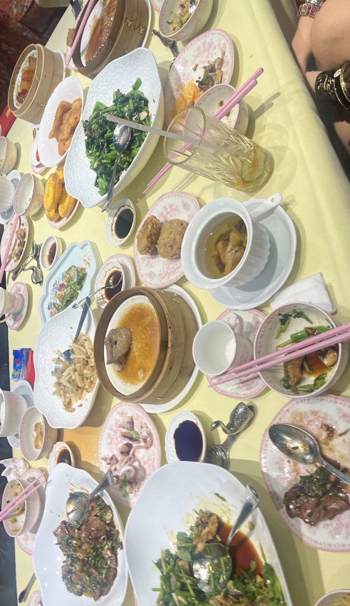 fishgini's tweet photo. 식당이ㅈㅉ이뿌긴하다
언니가올린곳다이뻐서 다가보고시픔 https://t.co/xVsuIqA2RM
