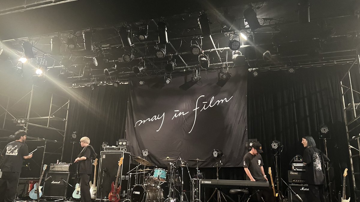 youyoyah's tweet photo. メイフィルワンマン！普段あんまり見れないけどいつも聞いてるプレイリストにメイフィル沢山入れてるくらい曲好きだしバンセのライブとしても滅茶苦茶良くて楽しかったな
ぱいせん招待ありがとうございました！ https://t.co/LyjAYipiLR