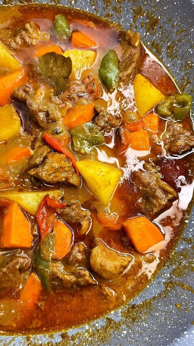 windeonnu's tweet photo. kain tayo beef caldereta heheheh #foodtwt https://t.co/dKBkioRPTY