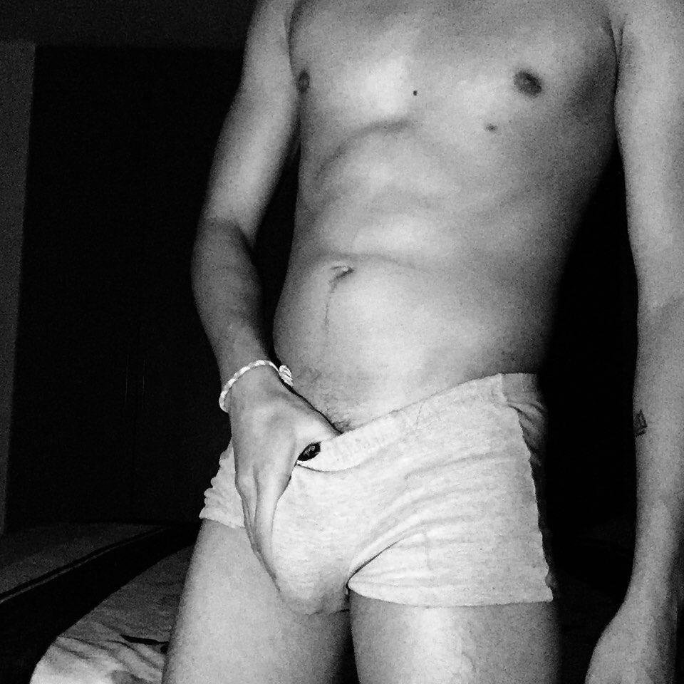 RobertoJavht's tweet photo. alguna mujer q me lo baje todo? 💦🙈🔥 https://t.co/0aB0O2iHzJ