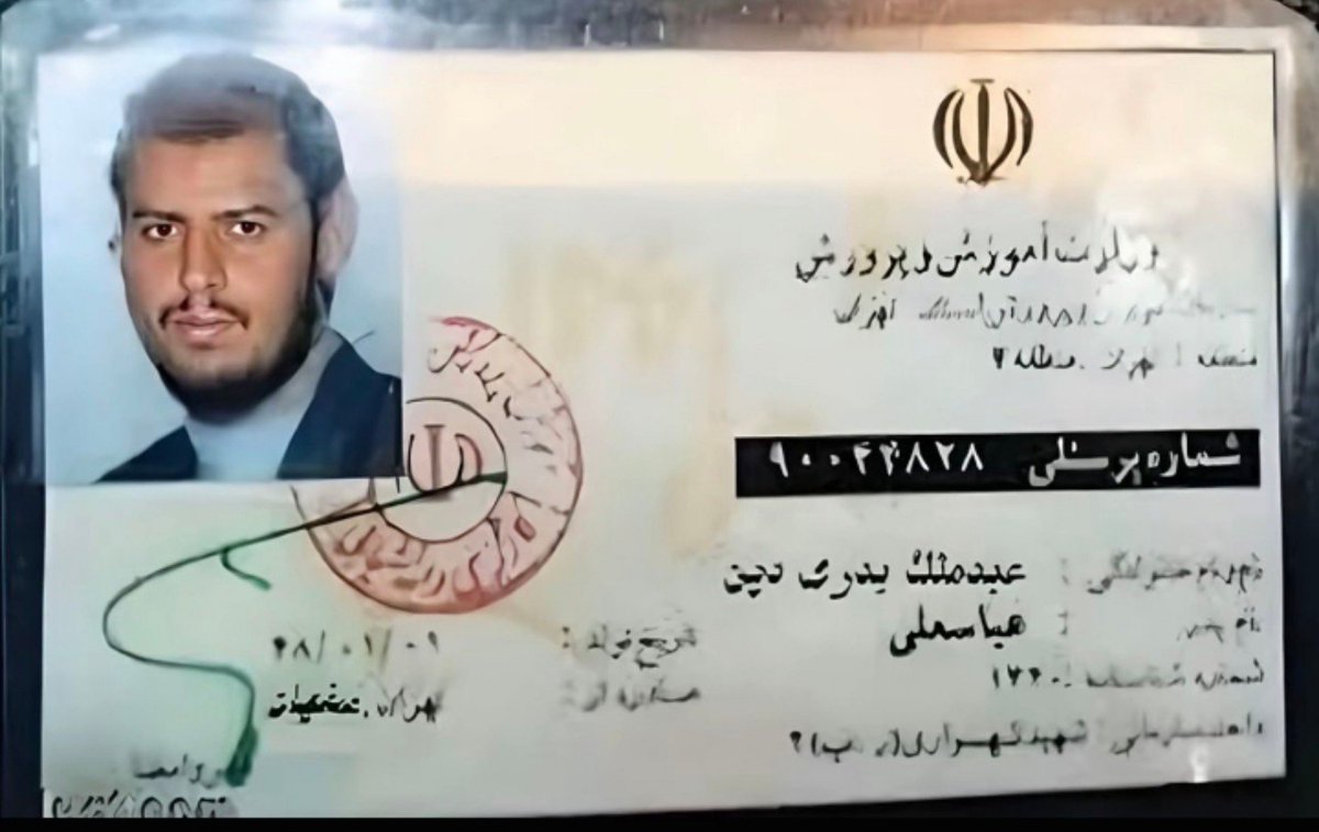 RaymondFHakim's tweet photo. 📌من الطبيعي لمن يحمل الجنسية الإيرانية أن يستميت في الدفاع عن مشروع إيران، وإن كان الثمن إحراق اليمن. https://t.co/YwRMfGg1zx