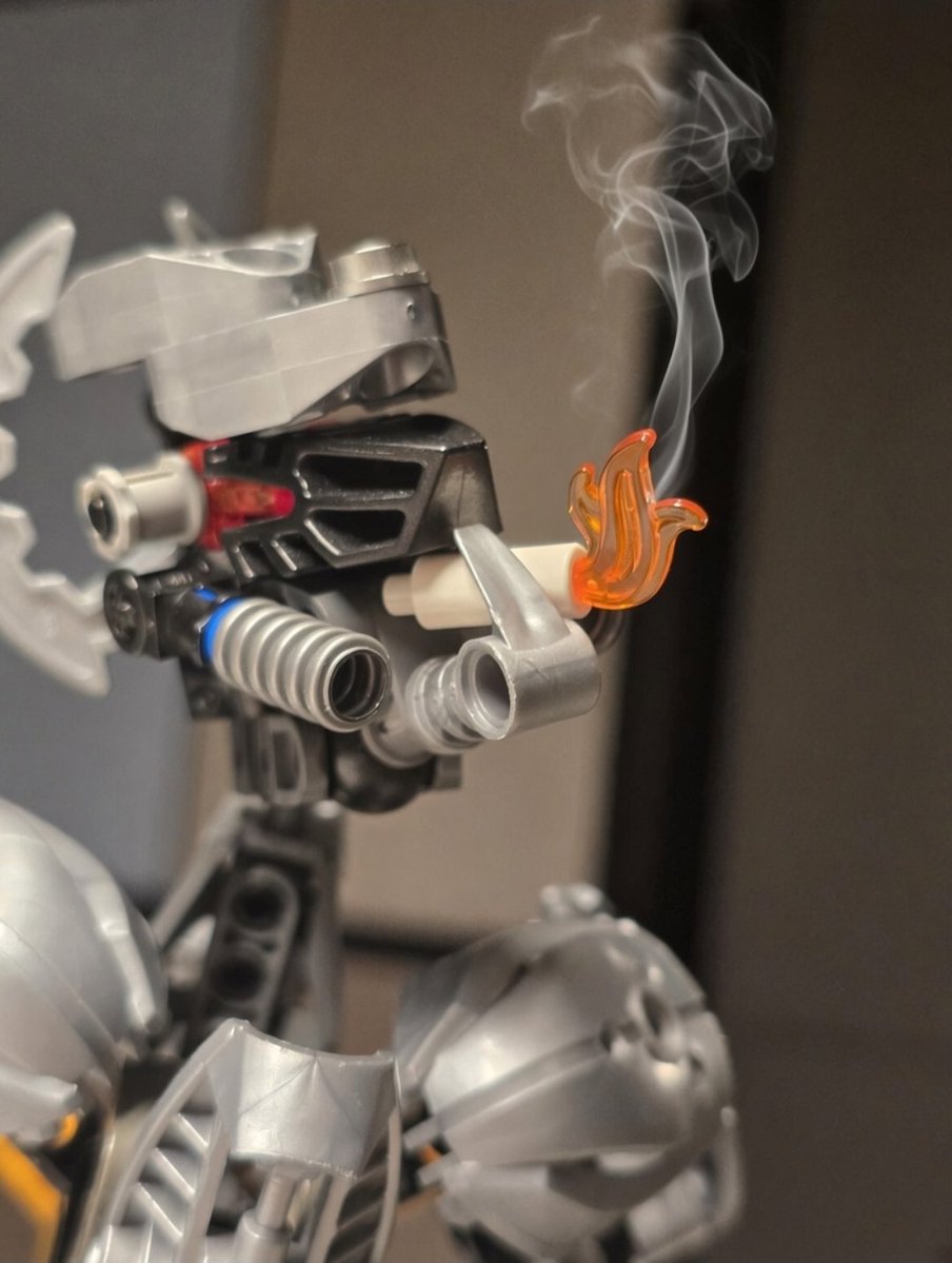 52d4f94ebd0f4f5's tweet photo. The Boss

#bionicle https://t.co/p7Qcu6uDjM