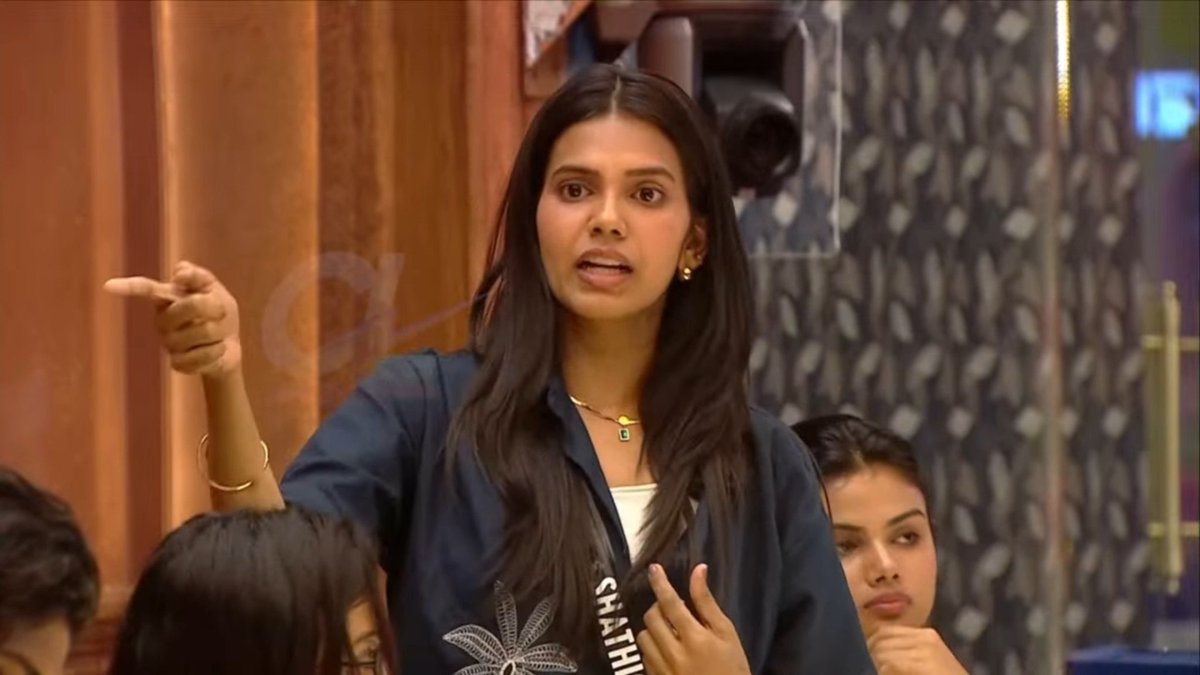 riyatwitz's tweet photo. Democracy room nu vandhutale thalaivi ya adichika aale illa 🔥📈

Her arguments &amp; points are always on point 🎯

#BiggBossTamil10 #Shathiga https://t.co/jQrP6Q3chF