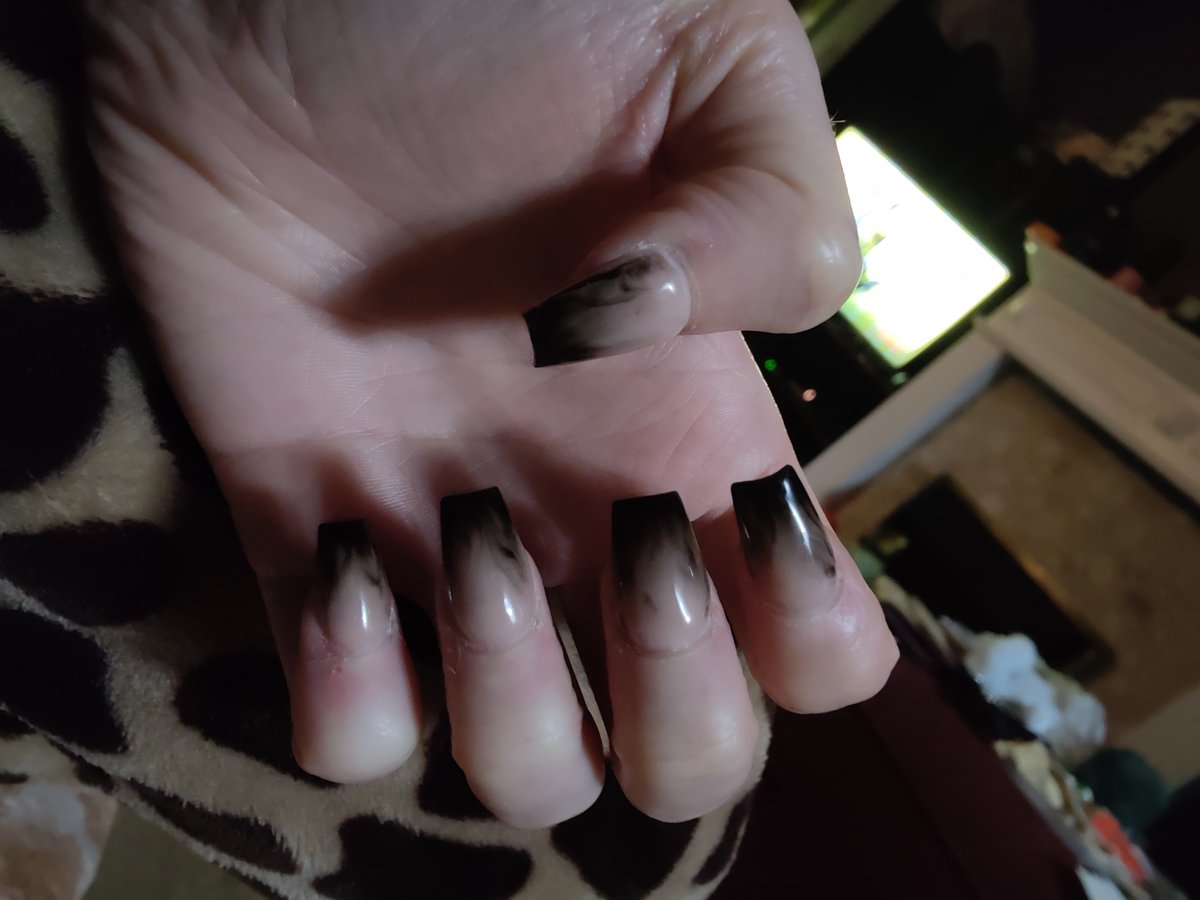Twistedpixie6's tweet photo. Claws 🦞👊💋 
Reimbursement opportunities 
😈 https://t.co/gSk9tBF0ad