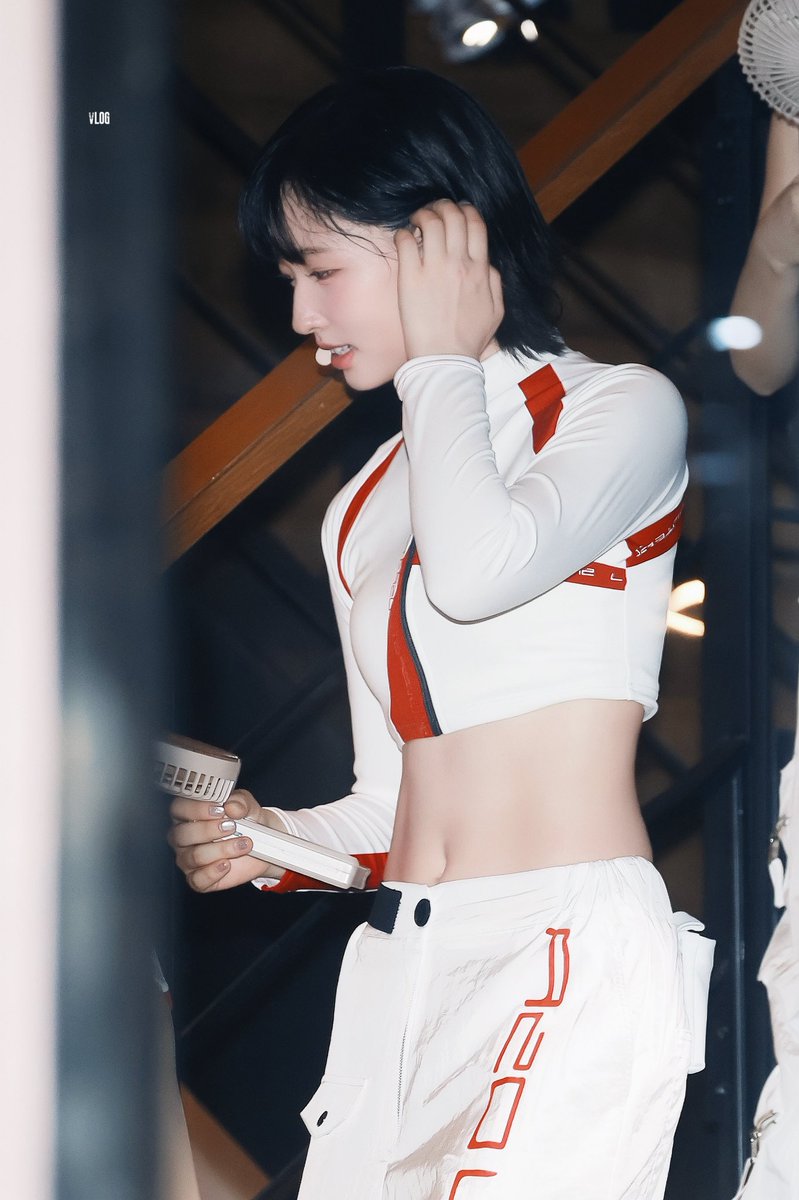 VLOG_Vora0210's tweet photo. 261015💜❤️
#VORA #보라 #A2OLITE #A2O https://t.co/oxcD8HksOY