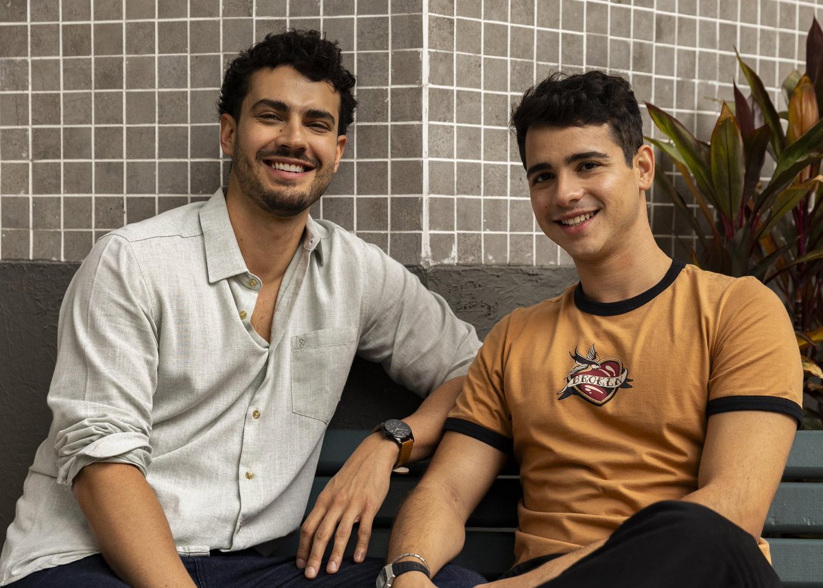 ypisportal's tweet photo. Após beijo em Felipe, Mau Mau dará uma nova chance para Fernando em #QuemAmaCuida. Felipe continuará enfrentando seus conflitos internos e terá dificuldades para assumir plenamente o que sente, e nesse meio tempo Mau Mau e Fernando voltarão a ficar juntos. Mas a questão é que os autores ainda vão prolongar o triângulo amoroso envolvendo Mau Mau, Felipe e Fernando.

🗞️ Portal Leo Dias