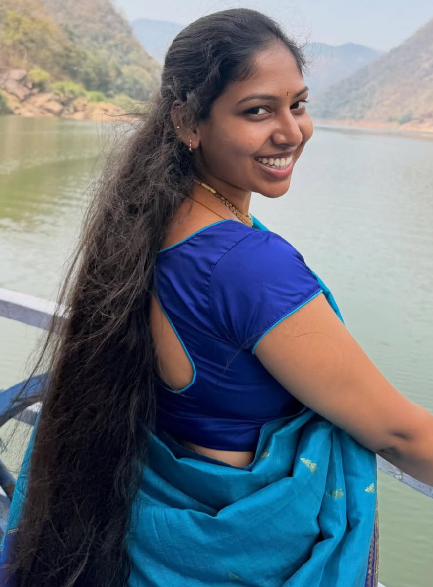 RadhaSunniRama's tweet photo. Villa naluguru lone Okarini matrame room loki tesukoni vellesi kasiga denge chance vaste evarini dengutaru Andaru Chepandi https://t.co/qvKJjD3s2f