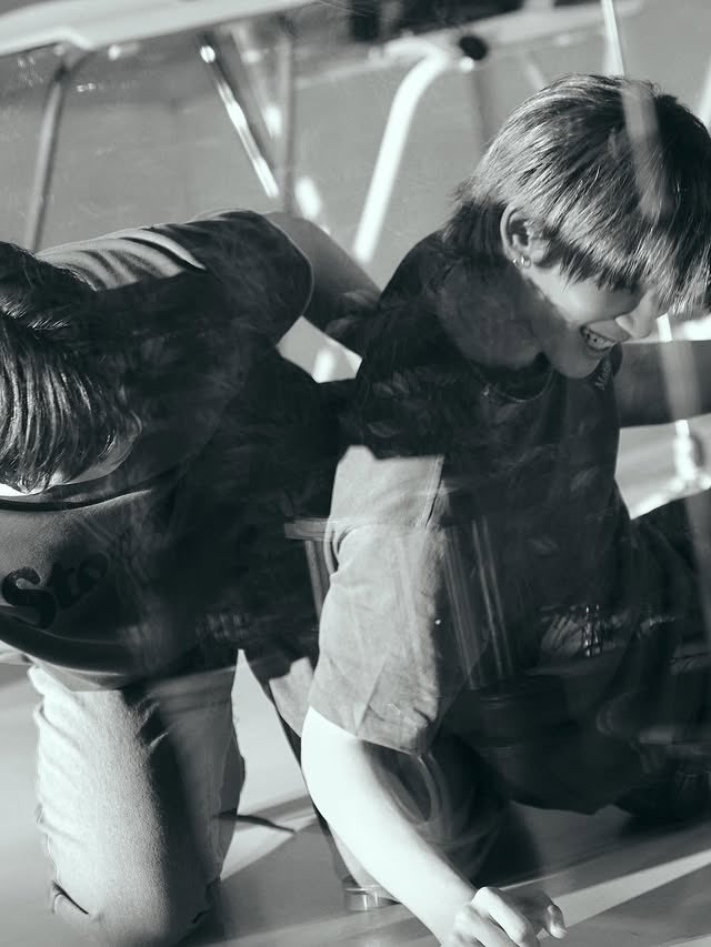 CRUSHONTEETEE's tweet photo. ความคิดถึงกำลังทำงานอย่างหนักคับมัม 🥺 พี่ ๆ ส่งตรงถึงญี่ปุ่นไปเล้ยย~  ดีใจกันอยู่อ้ะป่าวว วันนี้ได้รางวัลด้วยนะคนเก่มม 🫶🏻 🎨🎸🌸

#twnpich #teeteepor
#ด้วงกับเธอSeries https://t.co/inaa3TxJT1