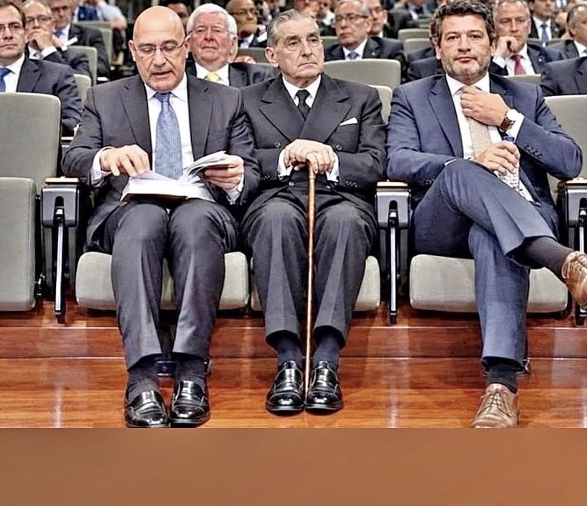 EBiosas's tweet photo. Afinal já se juntaram? https://t.co/dUYf21F1oB