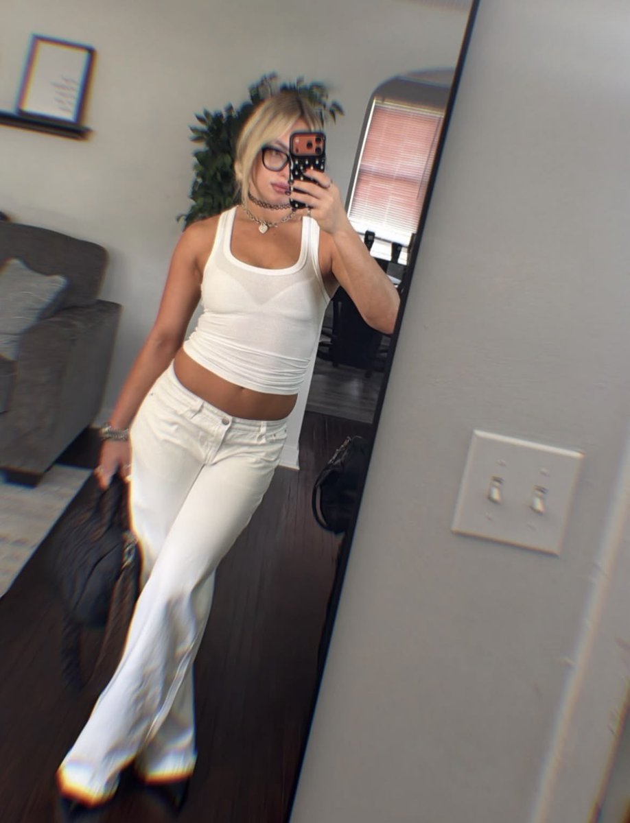 LivMorganagq7's tweet photo. Queen Liv ♥️ https://t.co/KyNzk8lVFy