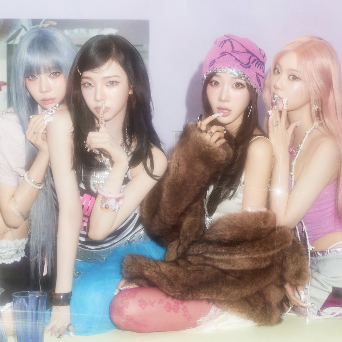 wntrult's tweet photo. aespa’s cumulative global sales has reached a new high of 24,535,000 (+2,400,000).

They have now entered the Top 10 of the Best Selling Girl Groups of all time at #9. https://t.co/YX9vtqpLpk