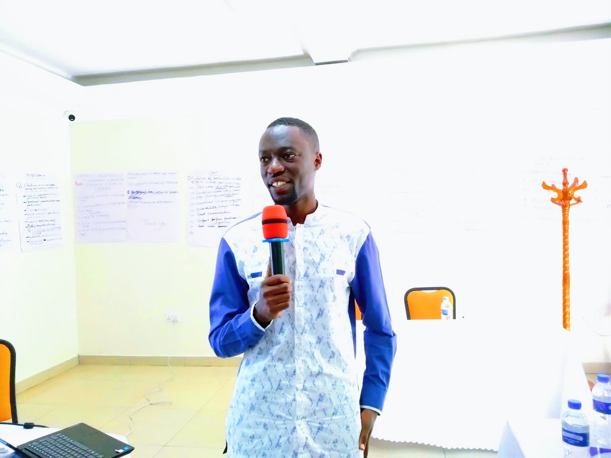 bugeserayouth's tweet photo. @nycnyanza @VSO_Rwanda @RwandaYouth @RwandaYouthArts @jnabdallah @Pascal_Mboni @MutabaziRich @BugeseraDistr @NyanzaDistrict @NyamaswaFrancis @ruhumurizaanse2 @Eli_KWIZERA @UmukundwaV Urubyiruko rwahawe ikiganiro ku matora ateganyijwe n'uruhare rw'Urubyiruko mu migendekere myiza y'amatora. Bagaragarijwe kandi ibikorwa biteganyijwe muri gahunda y'Iterambere DDS ry'uturere twa Bugesera na Nyanza n'amahirwe Urubyiruko rufite mu mishinga migari iri utu turere. https://t.co/ovOudXx5RM
