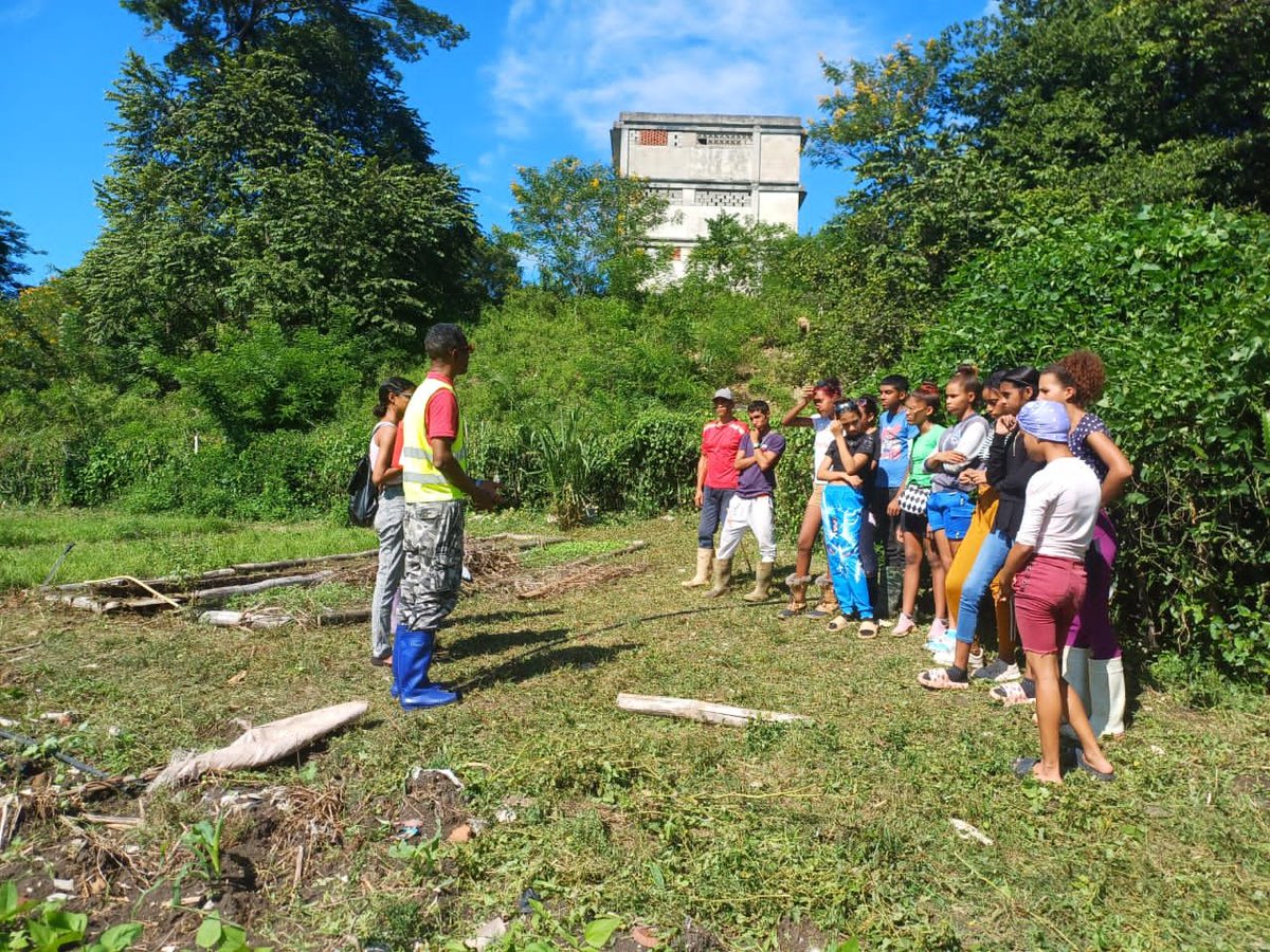 GtmCITMA's tweet photo. El proyecto internacional Comunidades Caribeñas Resilientes, impulsa la enseñanza agroecológica en estudiantes de Yateras.
Iniciativa costo-efectiva y de alta fiabilidad para la adaptación climática y la soberanía alimentaria.
👉 Lee la nota completa: https://t.co/EEUj8ZgyZB https://t.co/Cq1wfWGGeb