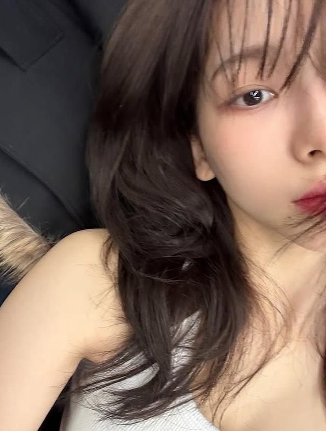 KarinaSwoon's tweet photo. Ada gajah di kedua bola matamu alias ngantuk berat besok kita lanjutkan perbincangan kita araso https://t.co/rgtDO2Q0EU