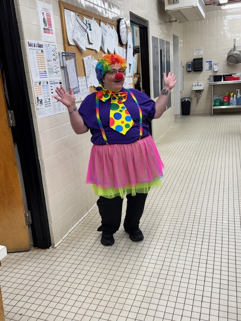 BCSFeedsKids's tweet photo. The circus has arrived at Weaverville Elementary School for National School Lunch Week! 🎪✨   

📸 Christy Warren

@BuncombeSchools #BuncombeFeedsKids #BCSFeedsKids #BCSAdvantage #BCsRocks #ASAP #BuncombeNC #BuncombeNorthCarolina #Buncombe #NCSchools #BuncombeCounty #NSLW26 https://t.co/rmL4p7wCmq