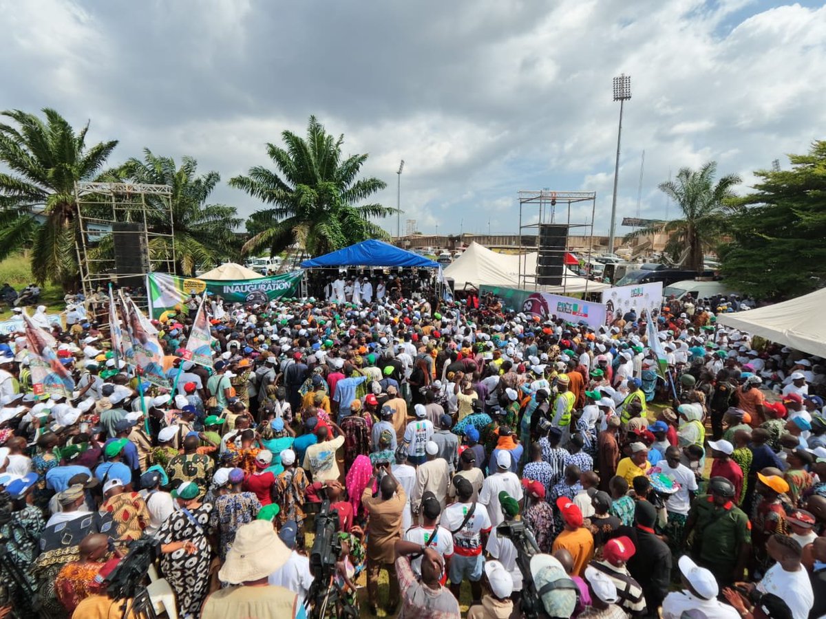 Olatoyechrn's tweet photo. Oyo people are ready, both youths and adults are ready, vehicles are ready for the campaign 

Outside for Senator Sharafadeen Abiodun Alli 
2027 must obey seh
Vote senator Sharafadeen Abiodun Alli 2027
Vote BSA2027
#oyoahead
#BSA2027 https://t.co/XnGUfcQLlf