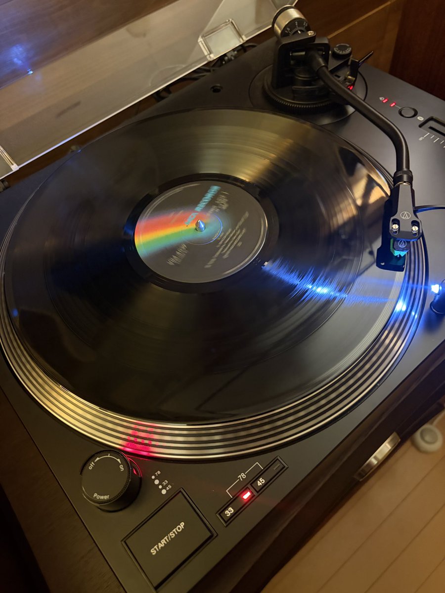 layer2_fukuoka's tweet photo. こんばんは、
今日は、遅くなりました。
Steely DanのAja (彩エイジャ 1977年) を聴きながら飲み始めてます。🍺
このアルバムも名盤で音質が良いですね。🎵
Ajaのジャケットに写っている女性は、日本のファッションモデルの方と言う事を最近知りました。😅
#SteelyDan https://t.co/KdGn23KVAg