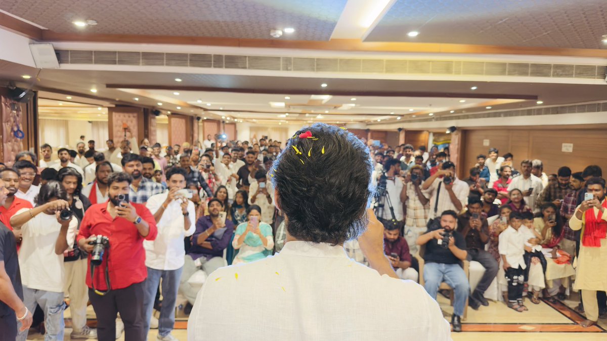 IamHanumanSDT's tweet photo. Happy birthday @IamSaiDharamTej Tej Anna ❤️❤️

Love you for sharing your valuable time with us ❤️❤️

#saidharamtej
#SDT
#HBDSaidharamtej https://t.co/sI0qcxtRKb
