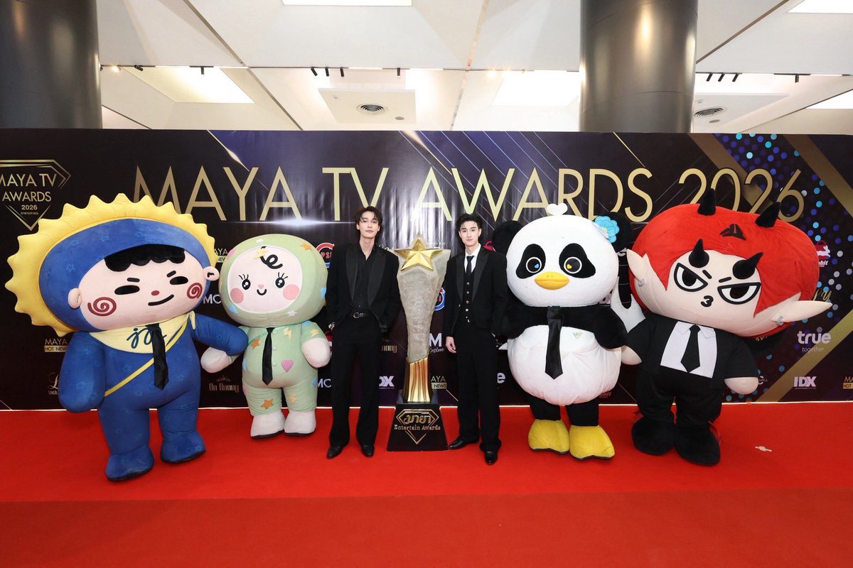 GMMTV's tweet photo. “ดิว  จิรวรรตน์, ธี ธีรเดช และ LUNAR / BABII / JUMMO / DOMIIA“ ตัวแทน GMMTV ร่วมงานประกาศรางวัล MAYA TV AWARDS 2026
ณ  MCC Hall ชั้น 3 เดอะมอลล์ไลฟ์สโตร์ บางกะปิ

#MAYATVAWARDS2026
#MAYATVAWARDS #มายามหาชน2026
#MAYATVOFFICIAL #MAYATV 
#GMMTV https://t.co/WmLZI5SmbR