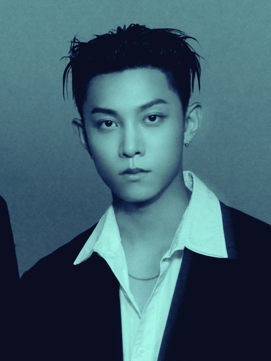 terjemahinRYUL's tweet photo. CRAZY VISUALS😭

#률 #RYUL #롱샷 #LNGSHOT https://t.co/VdmI2l5Ihc