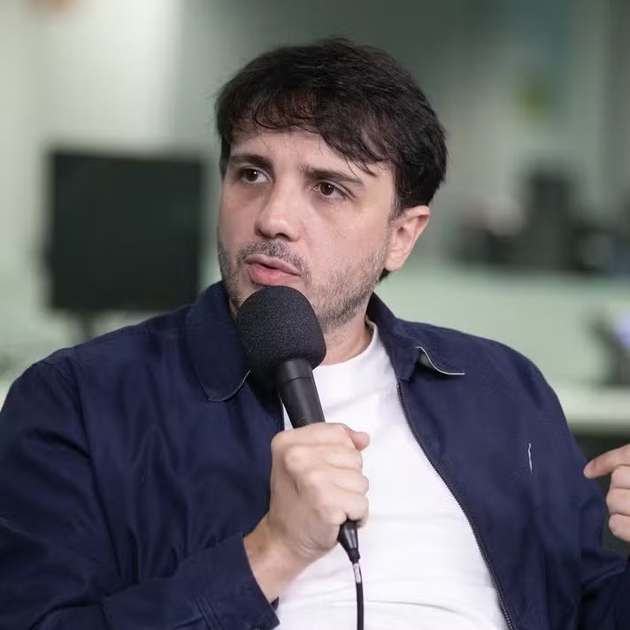 acervonanan's tweet photo. Renan Santos anuncia que vai doar TODO o dinheiro arrecadado de sua campanha para o #CriançaEsperança

"Espero que esses R$14 ajudem" https://t.co/vXwe8gKTqN