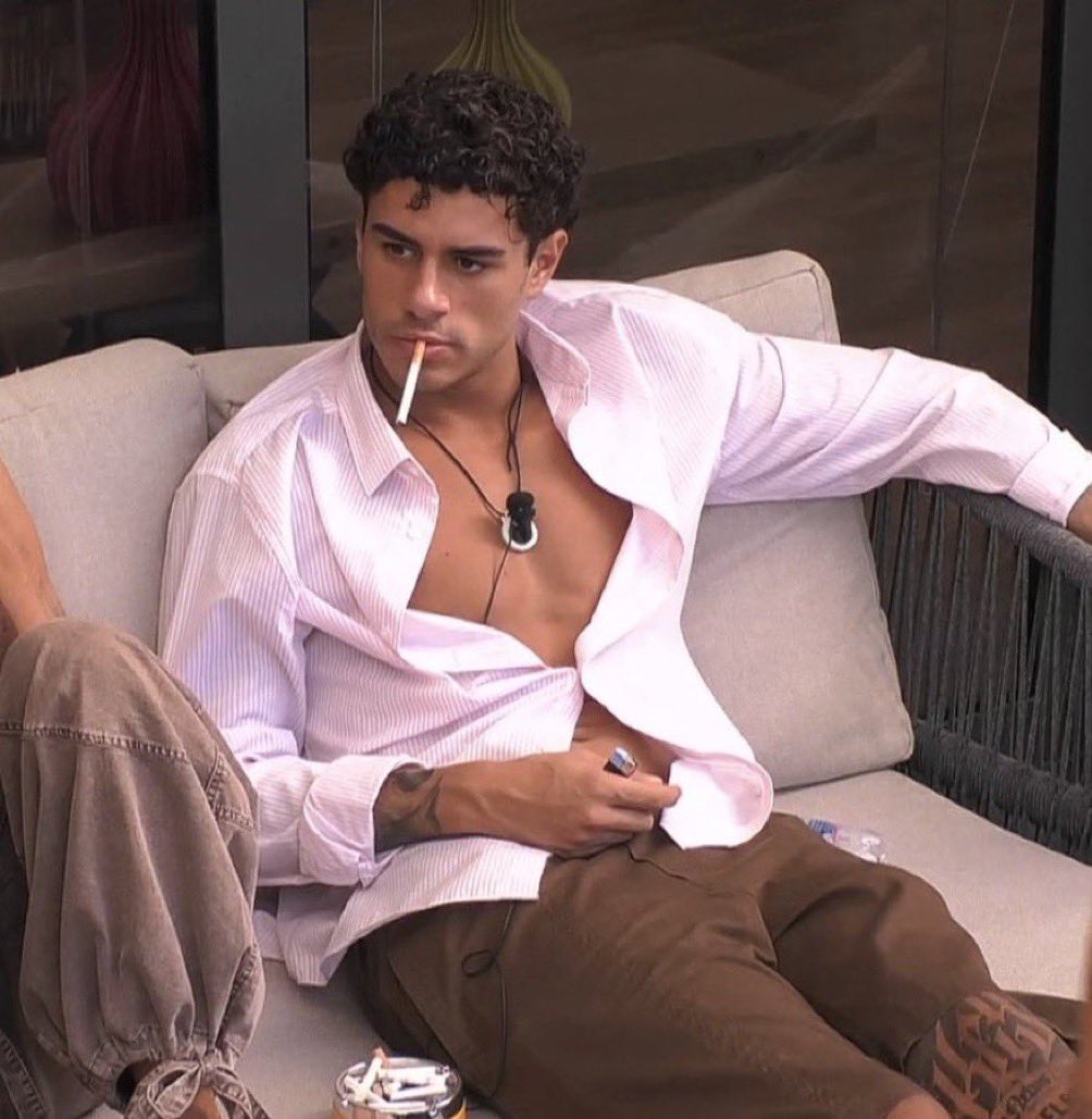 elegg7z's tweet photo. Porca miseriaaaaaaaaa #alepier #gfvip https://t.co/irRskgGYsc