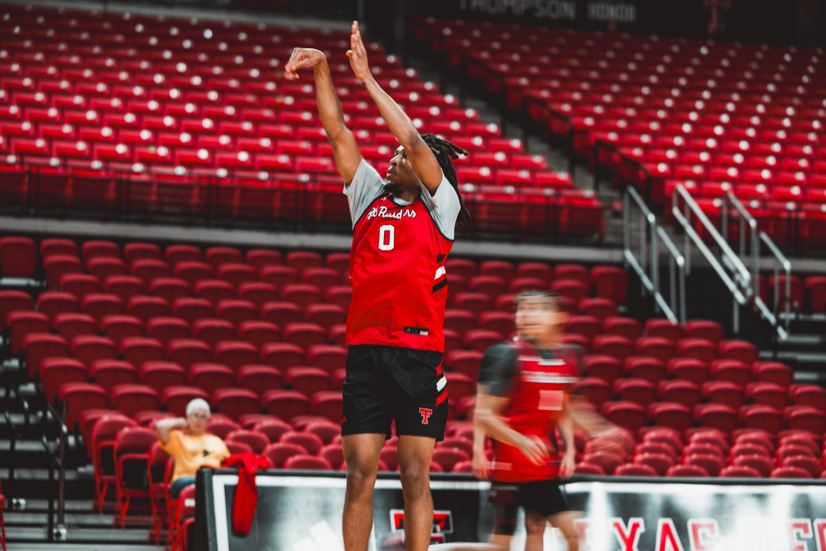 TexasTechMBB's tweet photo. Happy Birthday, @DaKarispear! 🎂 https://t.co/hWrCGmefn0