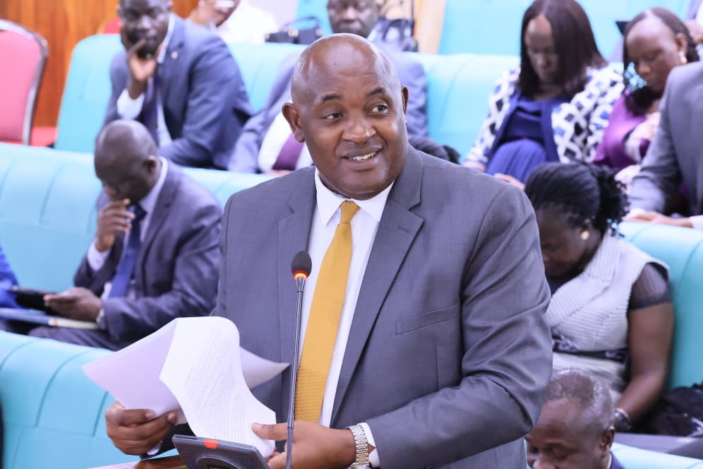 Parliament_Ug's tweet photo. Health Minister @CHRISBARYOMUNS1: The coverage of ambulances by constituency still stands at 56.7%, with only 200 out of the 353 constituencies equipped with an ambulance. #PlenaryUg https://t.co/MuBwE826WW