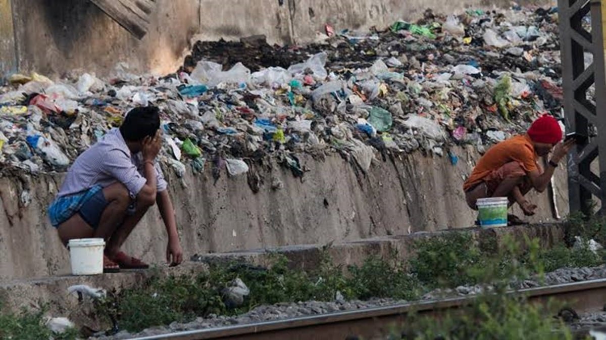 BjornHeed's tweet photo. @Preetam_M_Rao Dumb street shitter. https://t.co/poNLb3r7BG