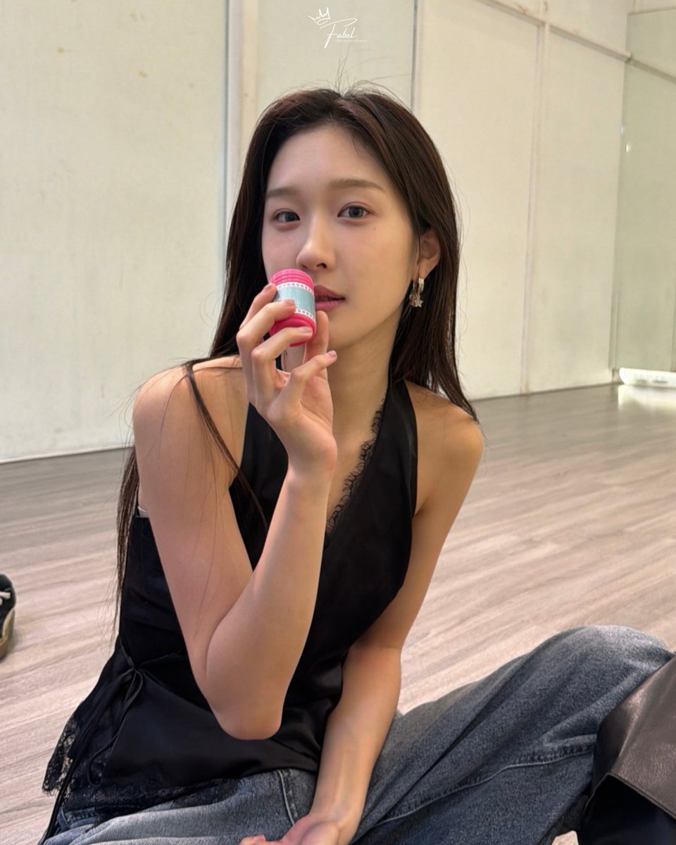 FFabel_Ent's tweet photo. She’s not rehearsing. 
She’s preparing to SLAY. 🔥

Get your tickets!

#AtomPariya #SLAYDOWN
#AtomBirthdayParty2026
#FabelEntertainment https://t.co/iMqBFeAhDt