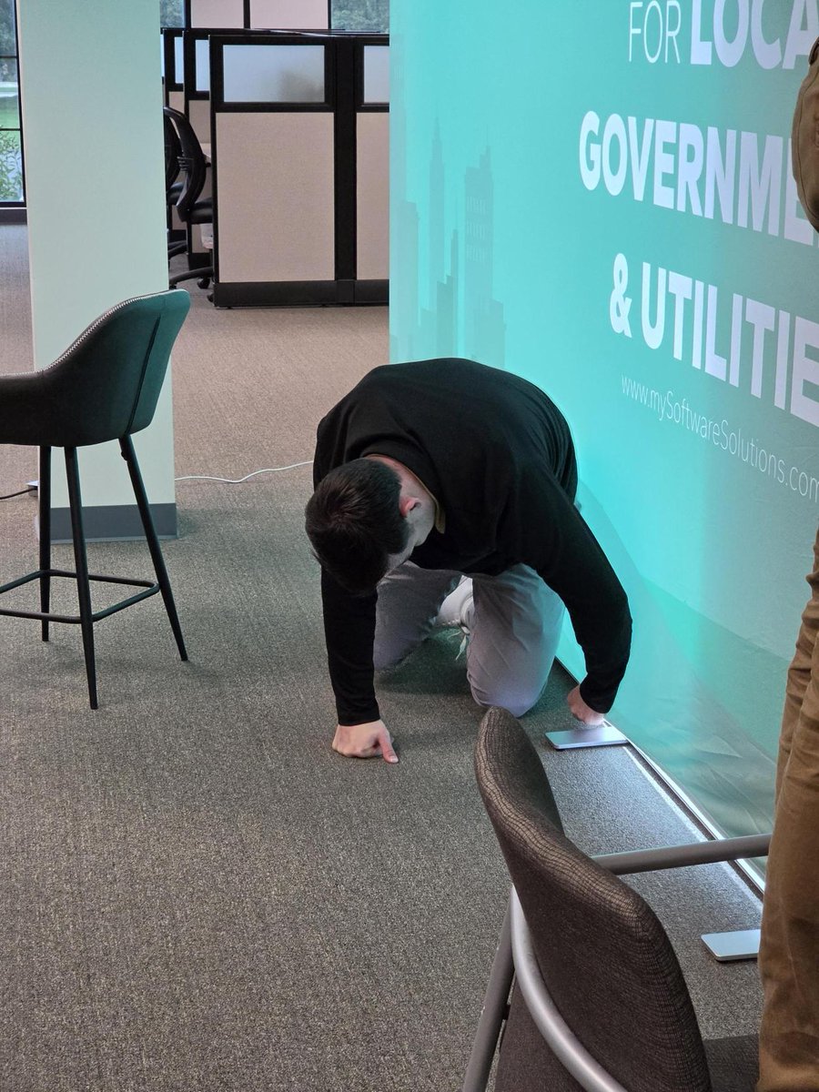SSISoftware's tweet photo. It takes more people than you’d think to put up a conference banner. 😅

It’s going with us to the @ICMA conference from October 17 to 21. If you’ll be there, come find us at booth Booth #1447. We’d like to meet you and hear how things are going in your community. https://t.co/HA2Ca3uXvt