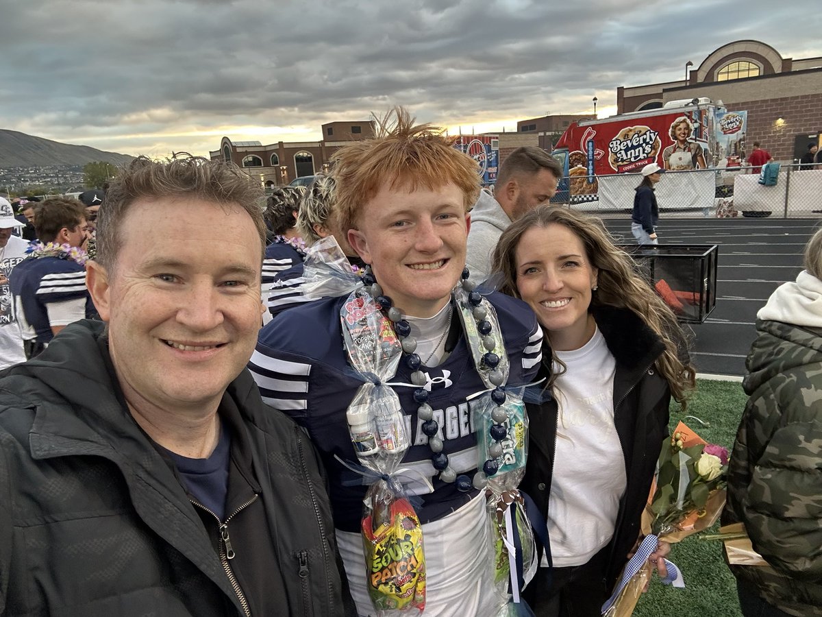 carsonjburnett's tweet photo. Senior Night, 34-7 win vs Lehi. Got career long FG of 48 yds. Didn’t hit it solid but went thru anyway. Fun night and appreciate all who supported me. Finished top scoring K in Utah!

4/4 PAT
2/2 FG (48 &amp; 36)
1.5 tackles

@Coach__Hunter @CoachJacobsonTJ @KyanBrumfield @CoachJackT https://t.co/V2X72gn1by