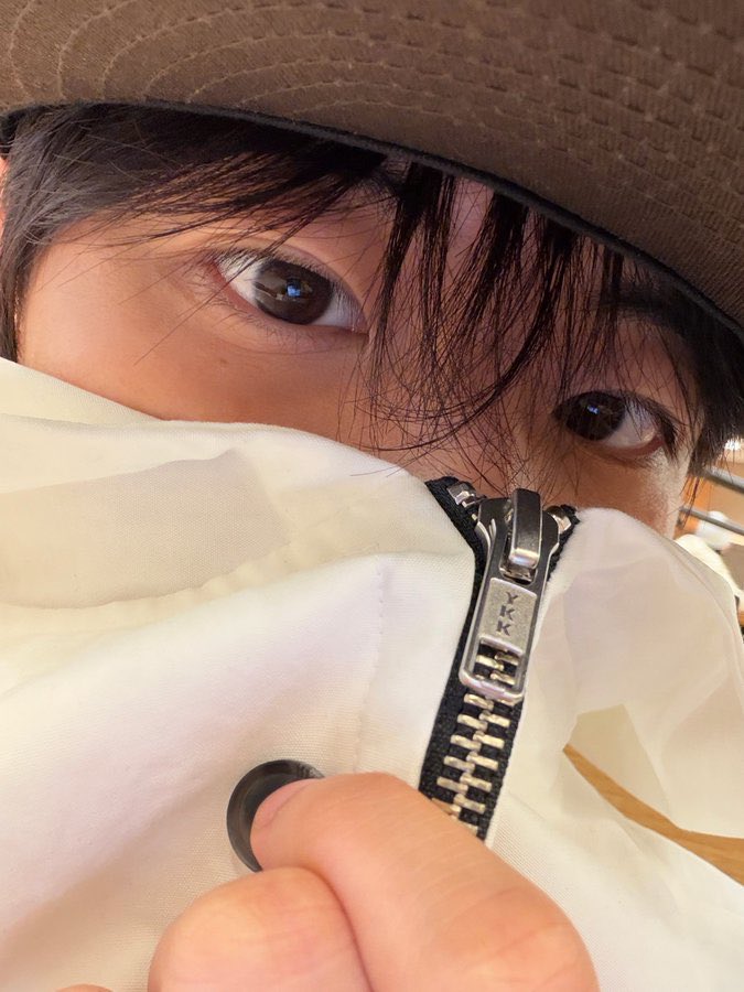 kkultwts's tweet photo. his eyes.... i'm in love once again https://t.co/XwRtk0Qe4w