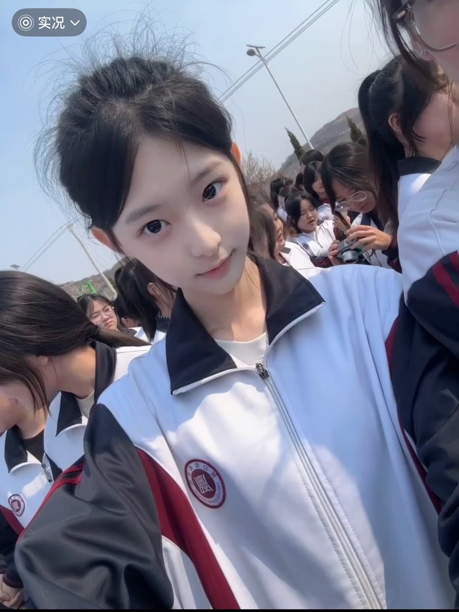 ioidex's tweet photo. 现在是23：25分

有人想锐评一下我15岁福嘛 🥹       

看完不许瞎说，赶紧看，   

流言 2，，我真秒发！🙋
不要🚪 https://t.co/ShiUG9TCtG
