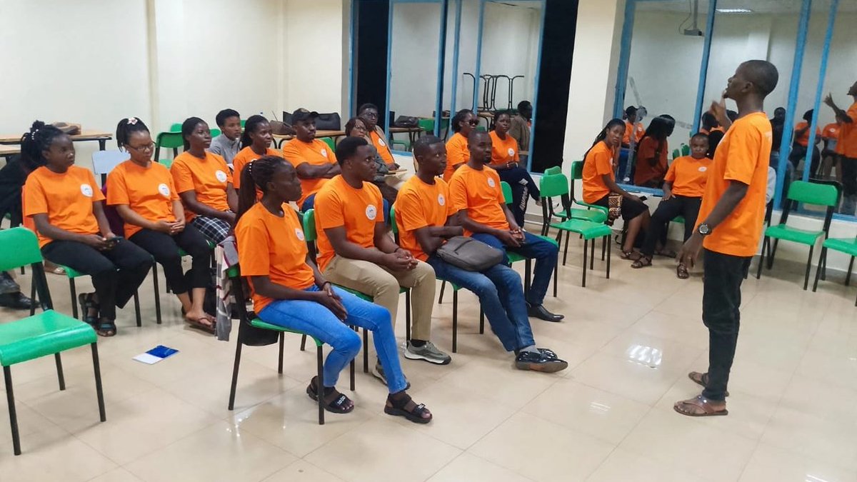 ATubakunde's tweet photo. At TUBAKUNDE Association, URCE Rukara Campus, we are learning Rwandan Sign Language with passion and enthusiasm! Every new sign brings us closer to better communication, breaking barriers, and building an inclusive community where everyone belongs. https://t.co/xpsZeXj6By