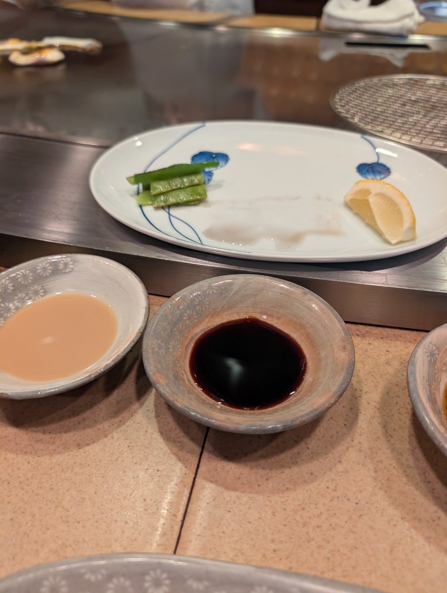 kenty_01225's tweet photo. 鉄板焼さざんか
昼時から外れた時間だったからかまさかの貸し切り状態
一つ一つ丁寧に焼いてくれるの見てるの楽しい
万願寺とうがらしも美味しかったけど初めて食べたピーナッツもやしが歯応え良くて美味しい https://t.co/2HIh3zVBAN