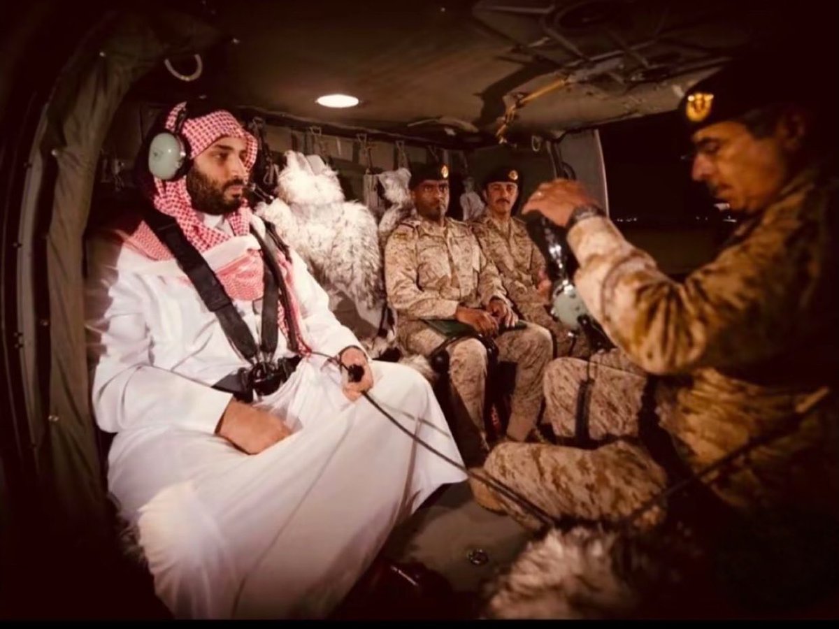 amdoodlaay's tweet photo. حنّا جنود الله من دون الوطن 
وحدودنا بـ أرواحنا عنها نذوذ

يا خادم البيتين ندفعها ثمن 
أرواحنا ترخص ولا توطى الحدود https://t.co/8qmzjO2pk3